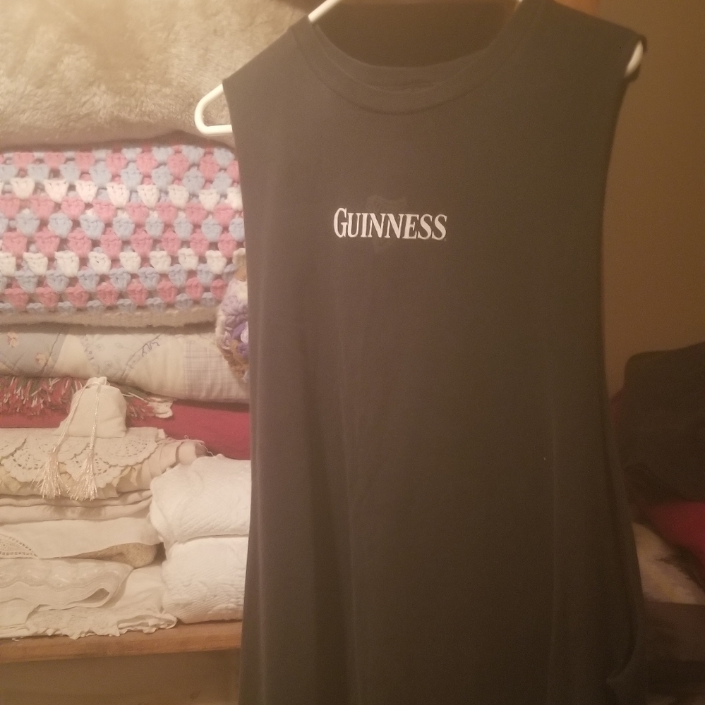 Guiness sleveless teeshirt ! Super soft !